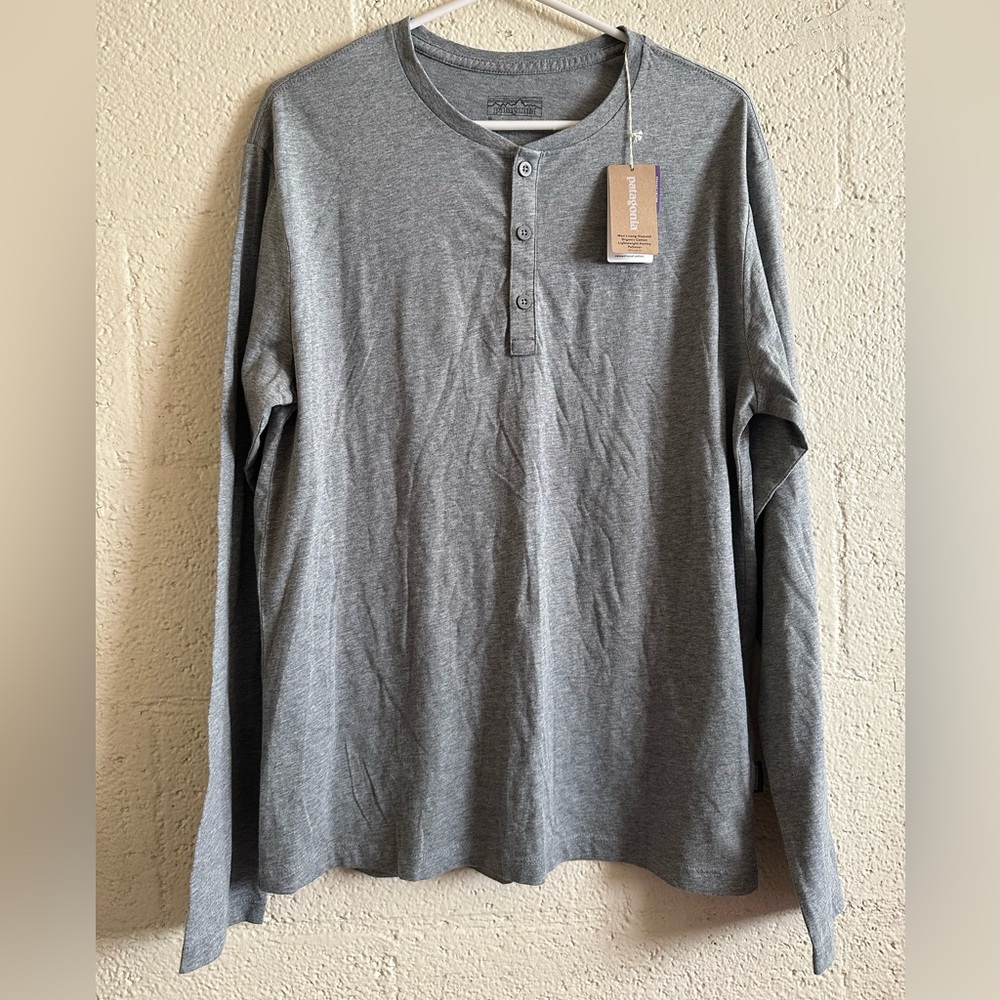 Patagonia Men’s Long Sleeved Organic Cotton Lightweight Pullover